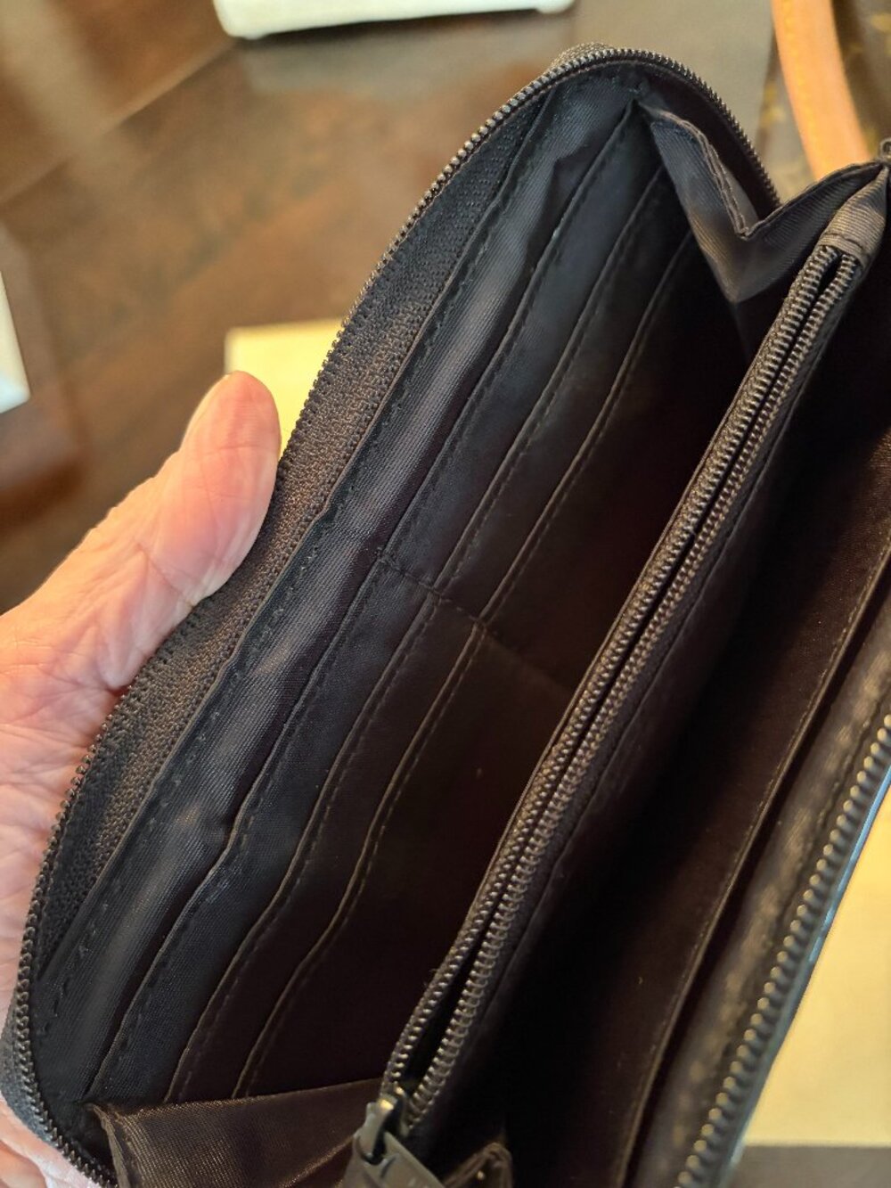 Authentic Harrods London Black Quilted Wallet - Brand New Without Tags - Picture 4 of 9